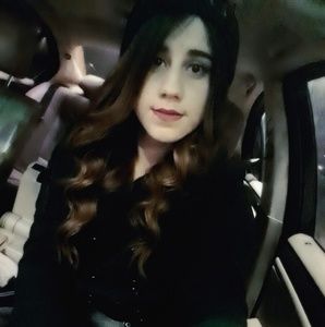 Meet your Posher, Mayra